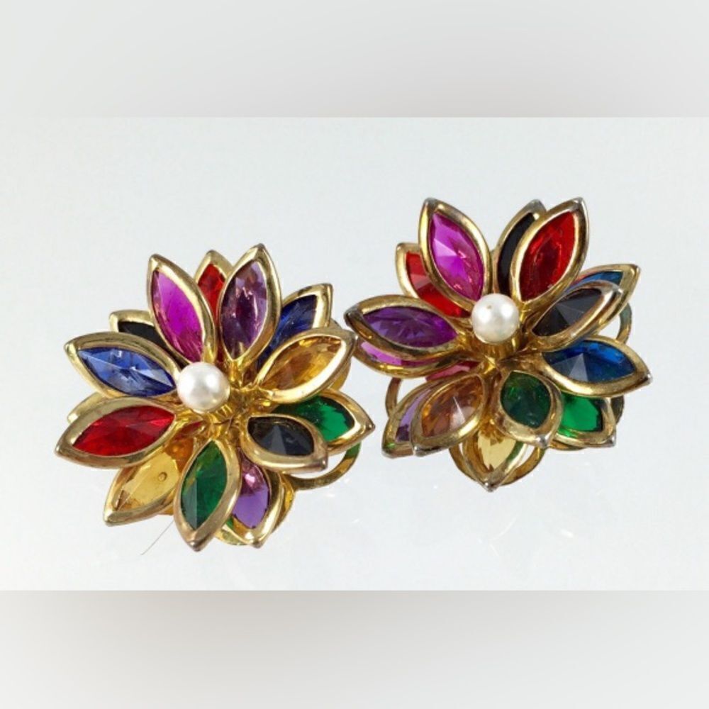 Vintage floral cluster glass/crystal  clip on earrings